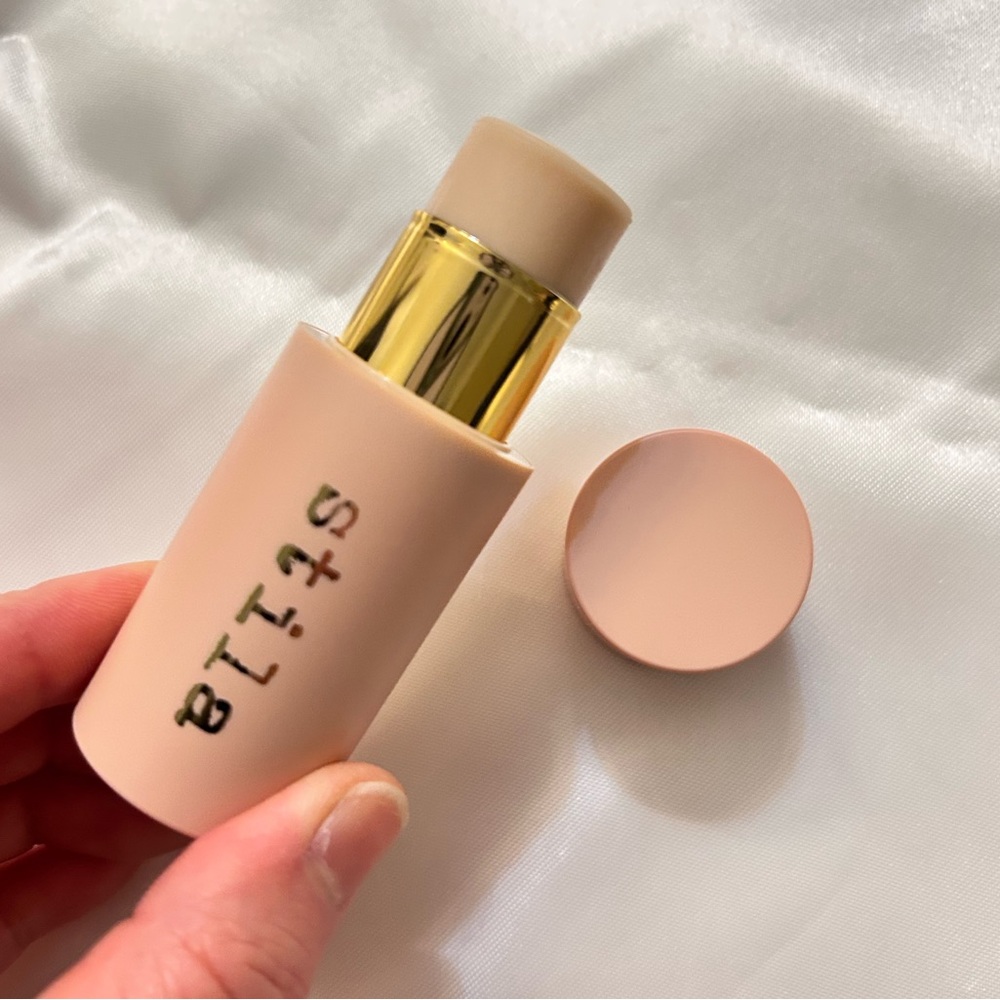 Stila All About the Blur Instant Blurring Stick - Picture 2 of 11